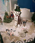 823961 Afbeelding van een winteropstelling met sneeuwpop en muizenpoppen, op de kerstshow van Tuincentrum Overvecht ...